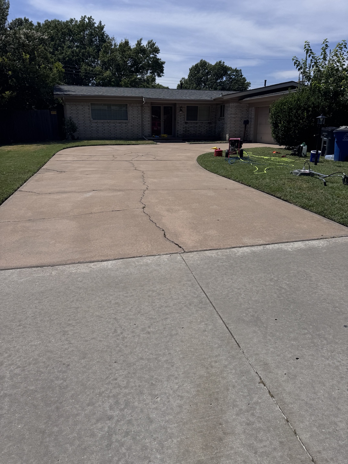 Full driveway cleaning after cleaning
