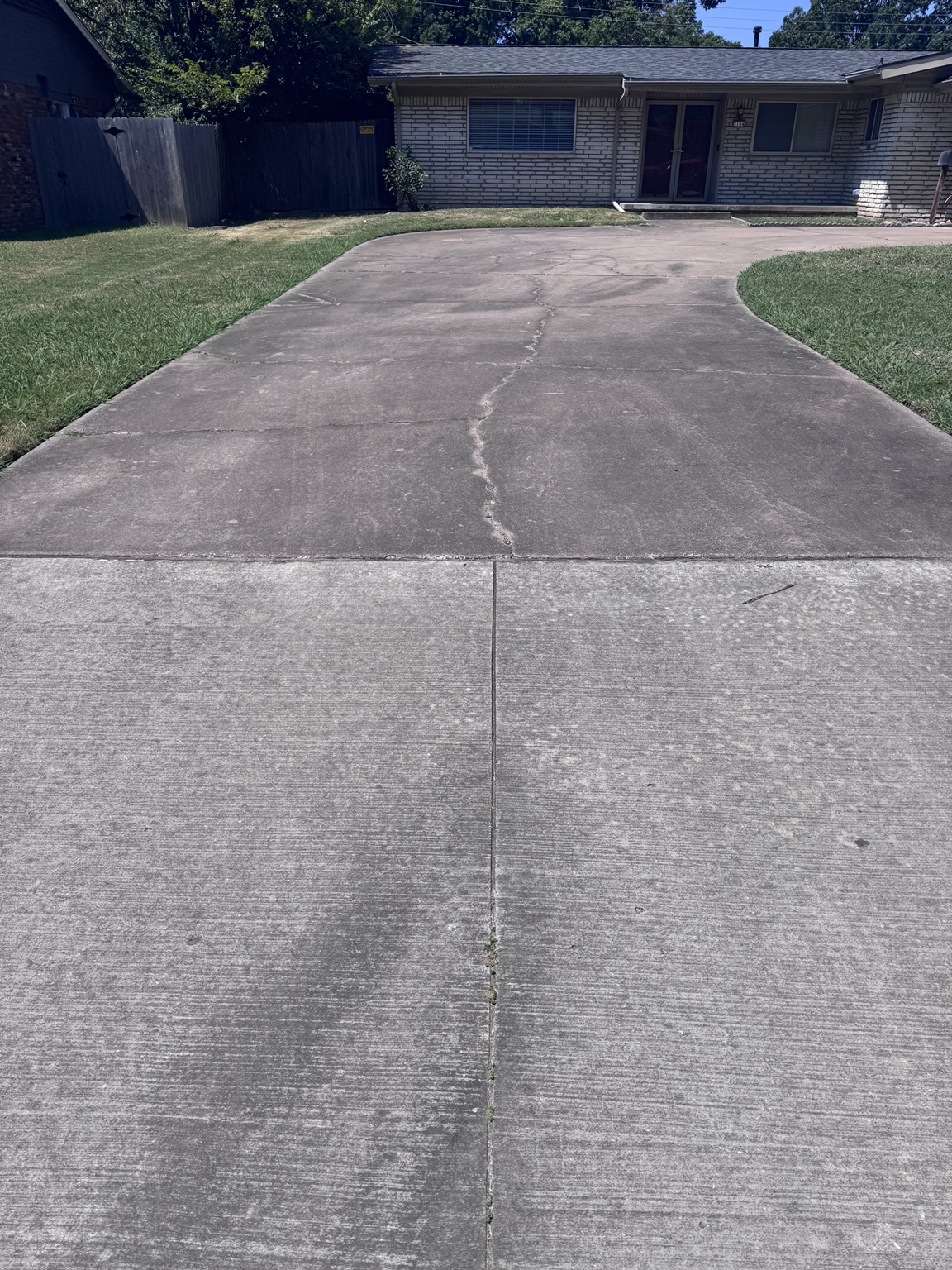 Full driveway cleaning before cleaning